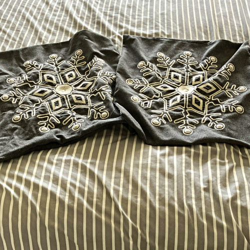 Square decorative wool cushion - square,