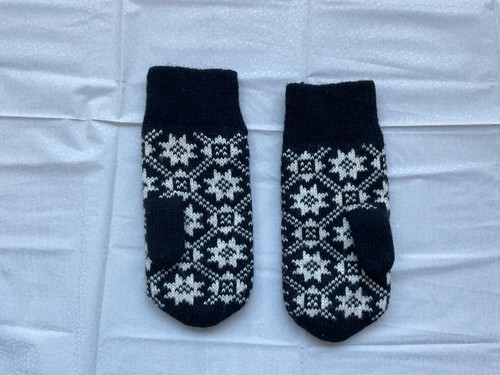 Cozy soft snowflake mittens - cozy,